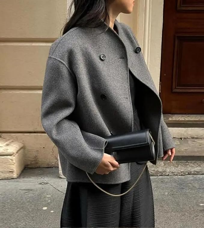 Lorayne – szara kurtka oversize z guzikami / Grijs – nowoczesna i neutralna.